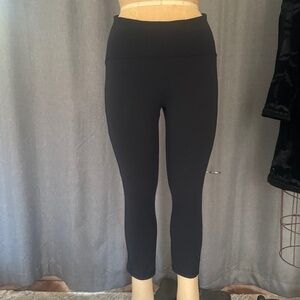 LU LU LEMON 3/4" ABOVE ANKLE LEGGING W/ MESH DETAIL